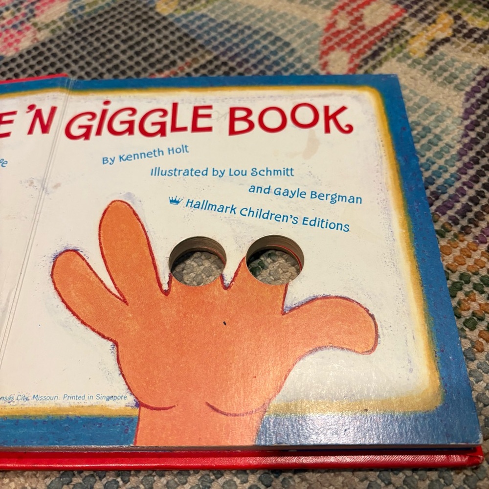 The Wiggle 'n Giggle Book Kids GUC Hallmark Play-Time Finger Fun Funny Children - Picture 2 of 8